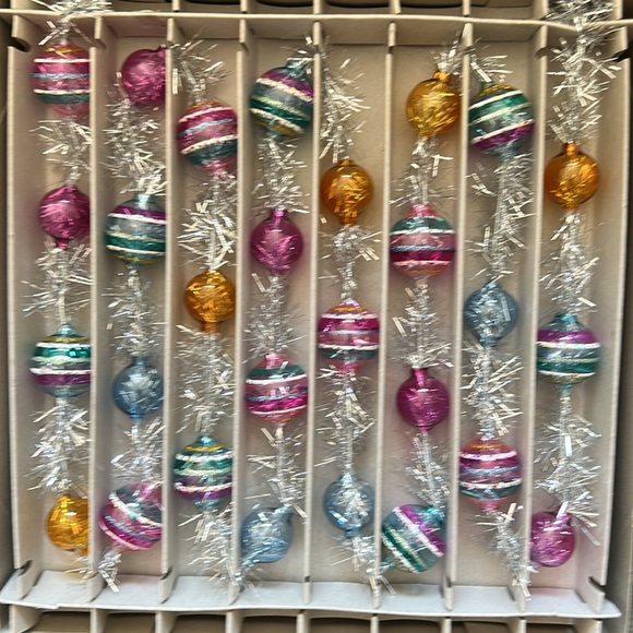 (2) Christopher Radko Glass Garland 7 feet each - Picture 4 of 4